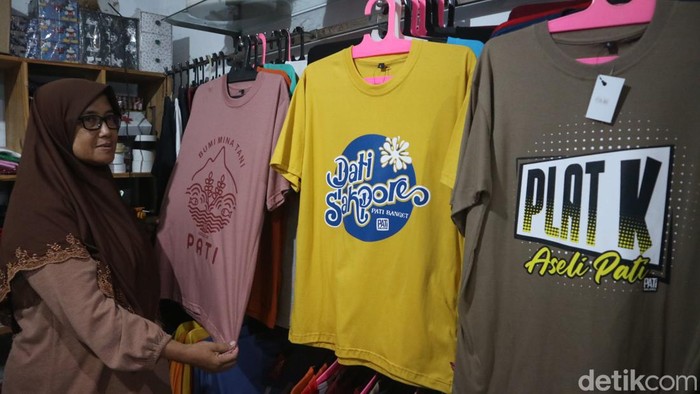 Outlet Pati Oblong di Desa Winong, Kecamatan Pati, Kamis (20/4/2024).