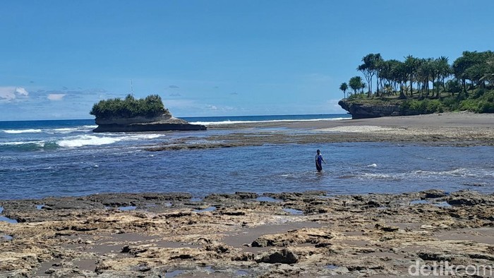 Pantai Muaragatah lokasi bocah tenggelam sudah sepekan belum ditemukan. Sementara titik tersebut area dilarang berenang.