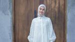 7 Penampilan Paula Verhoeven yang Pelan-pelan Belajar Berhijab