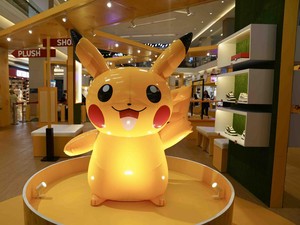 Main Kartu dan Belanja di Pokemon Playlab Pertama di Indonesia