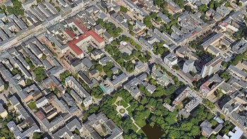 Foto udara kota Lodz di Polandia pada akhir Perang Dunia II dan keadaannya sekarang. Foto: (Bored Panda).