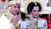 Keduanya menikah pada Sabtu, 20 April 2024. Foto: Youtube Putri Isnari