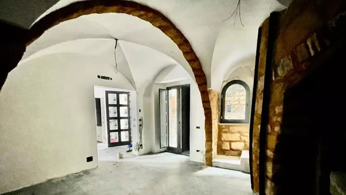 Rumah 1 euro di Sisilia, Italia