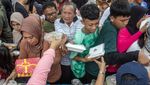 Warga Palu Rebutan 10 Ribu Porsi Makan Gratis