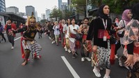 Pawai dengan menyanyikan lagu daerah itu dalam rangka memperingati Hari Kartini yang diperingati setiap 21 April.  