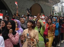 Pawai Baju Daerah di Peringatan Hari Kartini