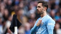 Bernardo Silva diyakini bakal dijual. Pemain berusia 30 tahun itu terus dikabarkan diincar Barcelona. (Offside via Getty Images/Jacques Feeney/Offside)