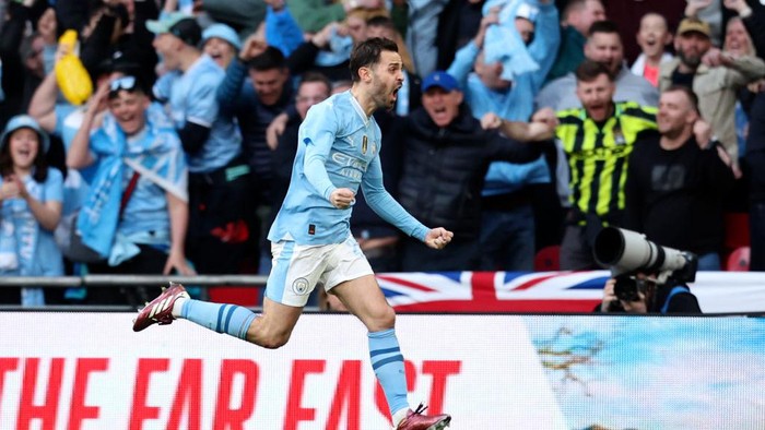 LONDON, ENGLAND - APRIL 20: Bernardo Silva of Manchester City celebrates after scoring the teams first goal during the Emirates FA Cup Semi Final match between Manchester City and Chelsea at Wembley Stadium on April 20, 2024 in London, England. (Photo by Ed Sykes/Sportsphoto/Allstar via Getty Images)