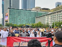 Dipimpin Rahmat Bagja, Bawaslu Gelar Jalan Sehat di CFD Jakarta