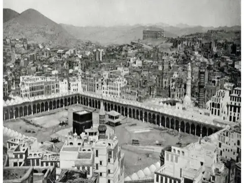 Foto Ka'bah Pertama Berusia Hampir 1,5 Abad, Ini Fotografernya