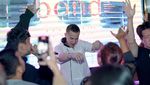 Gaya Herjunot Ali Nge-DJ Ajak Pengunjung Bergoyang