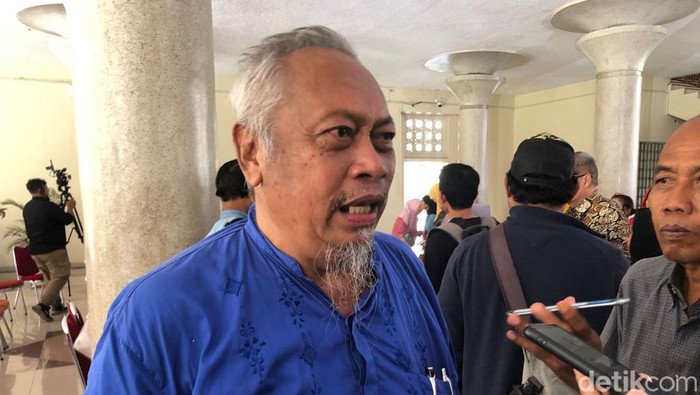 Guru besar UGM, Prof Koentjoro ditemui wartawan di Balairung UGM, Sleman, DIY, Minggu (21/4/2024).