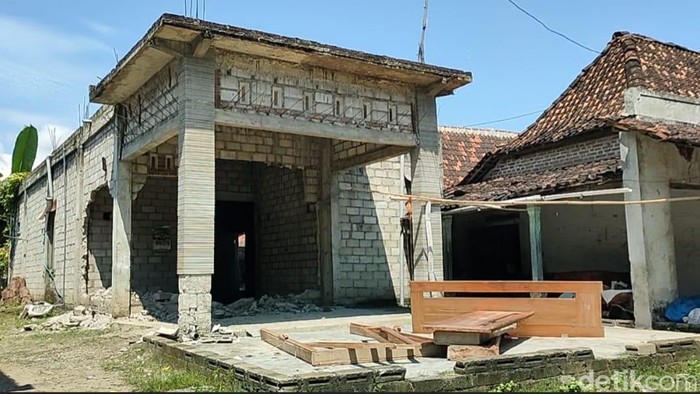 Istri di Madiun nekat mau bongkar rumah usai sang suami selingkuh
