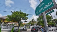Makam Wage Rudolf Soepratman berada di Jalan Kenjeran, Kecamatan Tambaksari, Surabaya.