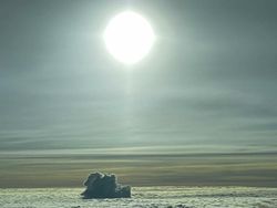 Mengagumkan! Pilot Bagikan Fenomena Awan dari Kokpit Pesawat