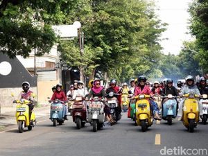 Lady Scooter Kota Kediri Peringati Hari Kartini dengan Riding Pakai Kebaya