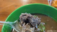 Makanan dari seluruh Nusantara yang ada di sini patut dicoba. Baik makanan khas Jawa, Sumatera, hingga ada Coto Makassar yang kuahnya hangat menyegarkan. Foto: Detikcom / Atiqa Rana