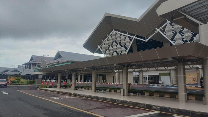 Erupsi Gunung Ruang Melumpuhkan Operasional Bandara Sam Ratulangi