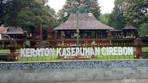 Soft launching Edu Heritage Cirebon-Jakarta di Keraton Kasepuhan Cirebon.