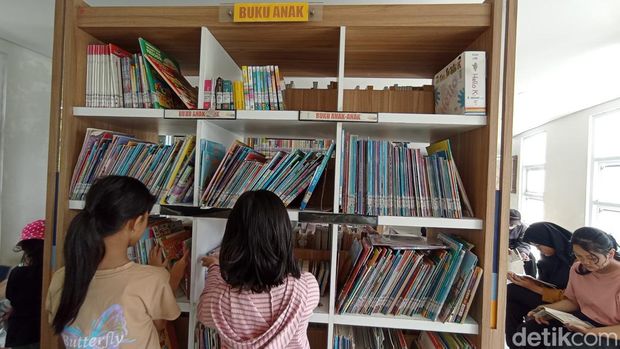 Suasana di Perpustakaan Gasibu.