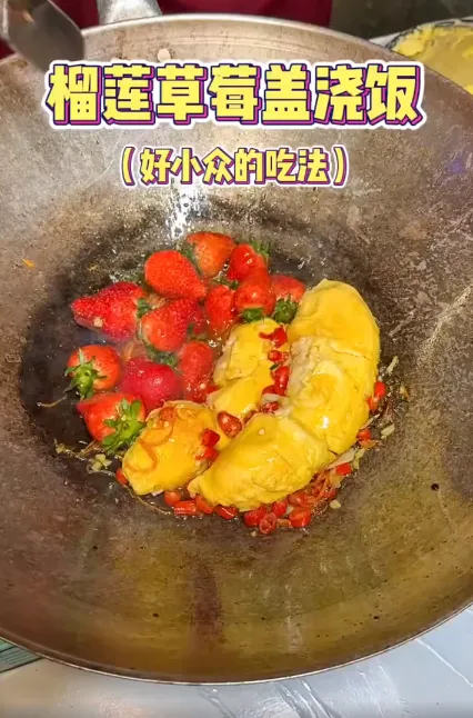 Tumis Durian dengan Stroberi Lagi Viral di China, Seperti Apa Rasanya?