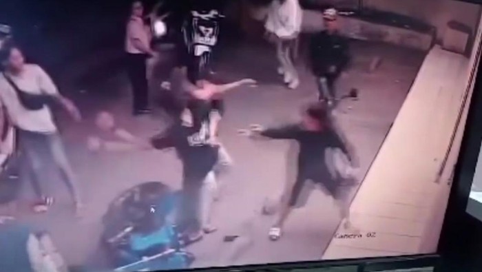 Video pengeroyokan dua pemuda di Ciparay, Kabupaten Bandung