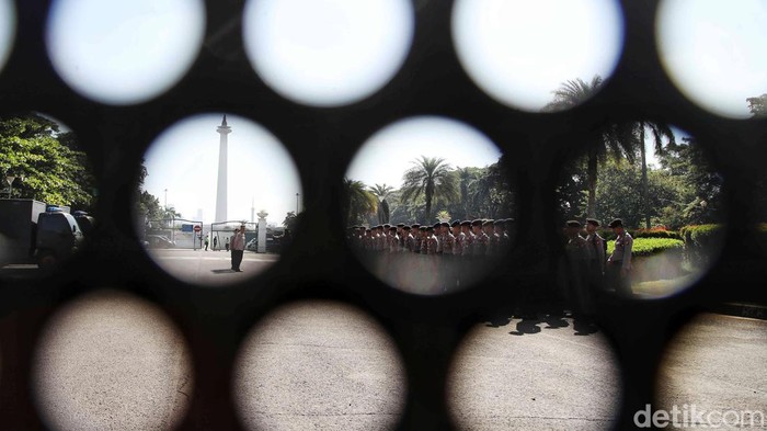 7.783 Personel Keamanan Jaga Sidang Putusan Sengketa Pilpres Mahkamah Konstitusi (MK) membacakan putusan terkait sengketa Pilpres 2024, Senin (22/4/2024). Polri menyiagakan sebanyak 7.783 personel dalam rangka pengamanan kegiatan masyarakat yang akan menyampaikan pendapat di sekitar lokasi MK.