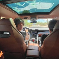 Armand memang jarang tersorot. Mengikuti darah sang ayah, tak heran bila ia memiliki wajah bule yang tampan. Foto: Instagram @farahquinnofficial