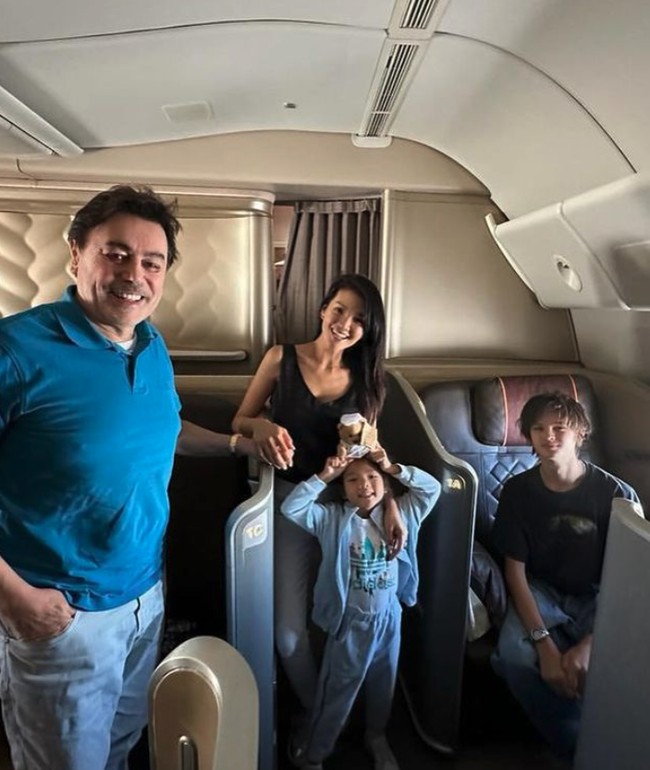 Setelah semakin besar, penampilannya juga terlihat lebih dewasa. Tampak gaya rambut Armand yang messy membuat penampilannya terlihat semakin mature. Foto: Instagram @farahquinnofficial