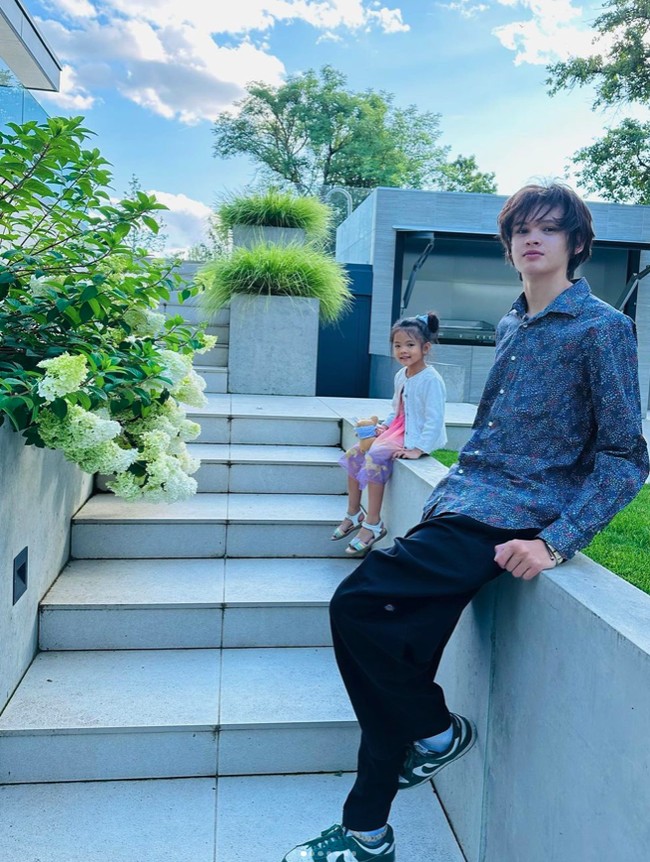 Armand Fauzan Quinn adalah anak dari pernikahan Farah Quinn dan pria asal Amerika Serikat, Carson. Farah Quinn pun sudah cerai dengan Carson sejak 2014. Foto: Instagram @farahquinnofficial