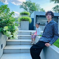 Armand Fauzan Quinn adalah anak dari pernikahan Farah Quinn dan pria asal Amerika Serikat, Carson. Farah Quinn pun sudah cerai dengan Carson sejak 2014. Foto: Instagram @farahquinnofficial