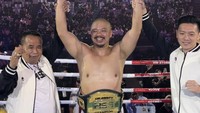 Belum lama ini ia berseteru dengan chef Arnold hingga membuat keduanya sepakat adu tinju di ring. Hasil pertandingan menobatkan pria yang kerap menyebut Ara ara ini sebagai pemenang. Foto: Instagram codebluuuu