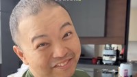 Karir Codeblu dipenuhi kontroversi, mulai dari perseteruannya dengan Gastro Nusa hingga dengan konten kreator Farida Nurhan. Mereka berselisih paham dengan kasus masing-masing. Foto: Instagram codebluuuu