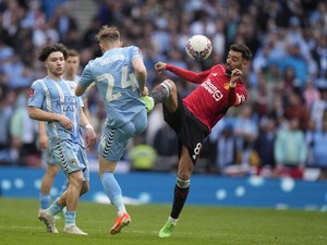 Roy Keane Semprot MU: Mainnya Seperti Tim Championship
