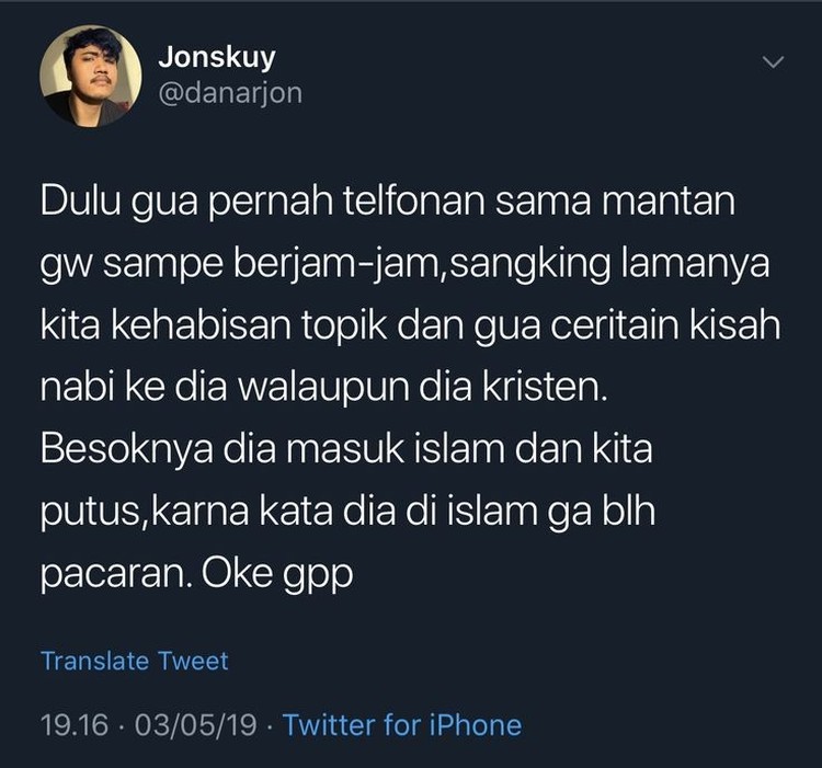 Deretan Kejadian Absurd Orang Indonesia, Mana yang Paling Bikin Ngakak? Kejadian yang dibagikan netizen Indonesia ini benar-benar absurd. Kalau kamu punya cerita yang lebih aneh, boleh banget share di kolom komentar.