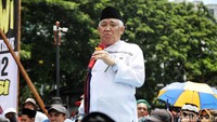 Din mengatakan agar rakyat Indonesia menunggu hasil putusan sidang putusan sengketa Pilpres dengan tertib dan damai.