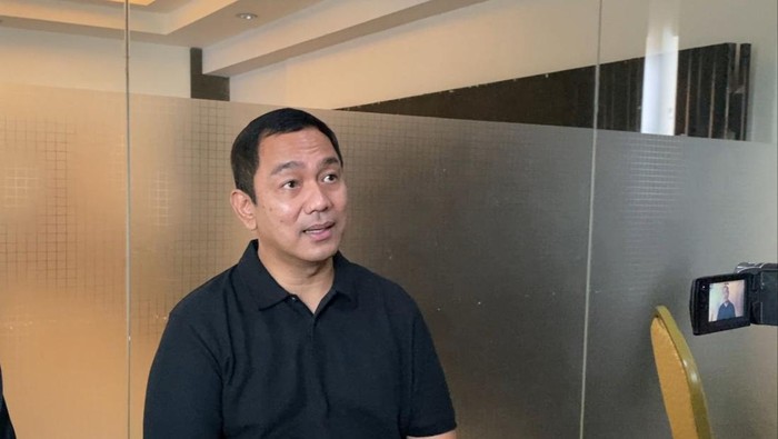 DPC PDIP Kota Semarang, Hendrar Prihadi.