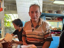 Penjual Makanan Viral Gohyong Sukses Antarkan Anak Sekolah hingga Sarjana