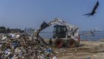 Hari Bumi, Banyak Sampah Plastik Berserakan di Mumbai