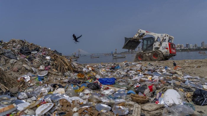 Hari Bumi tahun ini berfokus pada ancaman plastik terhadap lingkungan kita.