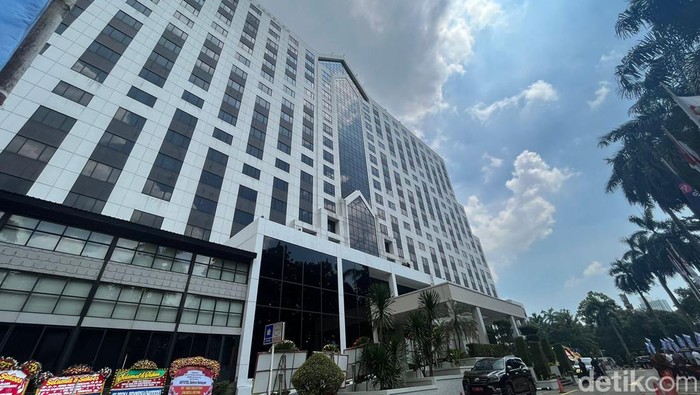 Hotel Atlet Century Park di Senayan berpindah pengelolaan ke Artotel Group dan resmi berubah nama menjadi Artotel Gelora Senayan mulai Senin (22/4/2024).