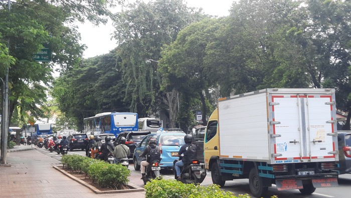 Jalan sekitar Gedung MK ditutup karena ada sidang putusan sengketa Pilpres, sejumlah ruas jalan alami kemacetan.