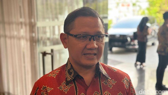Kadindik Jatim Aries Agung Paewai