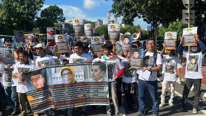 Karyawan Polo Ralph Lauren Indonesia Geruduk Gedung MA Karyawan PT Polo Ralph Lauren Indonesia berdemo di gedung Mahkamah Agung. Mereka memprotes putusan PK Nomor: 9 PK / PDT.SUS-HKI/2024.