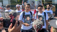 Janli sembiring, Perwakilan Karyawan PT Polo Ralph Lauren Indonesia, menyatakan keheranannya terhadap putusan PK tersebut dan akibatnya hajat hidup orang banyak dikorbankan akibat putusan PK yang cacat hukum dan tidak adil ini.
