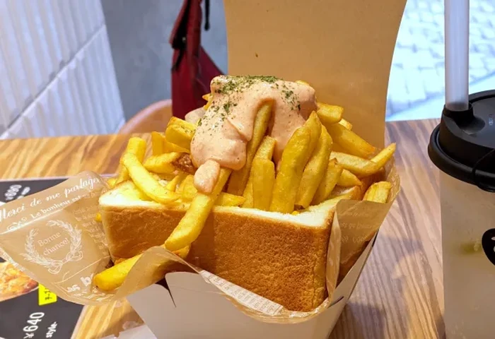 Kombinasi Unik Roti dan Kentang Goreng yang Cuma Ada di Jepang
