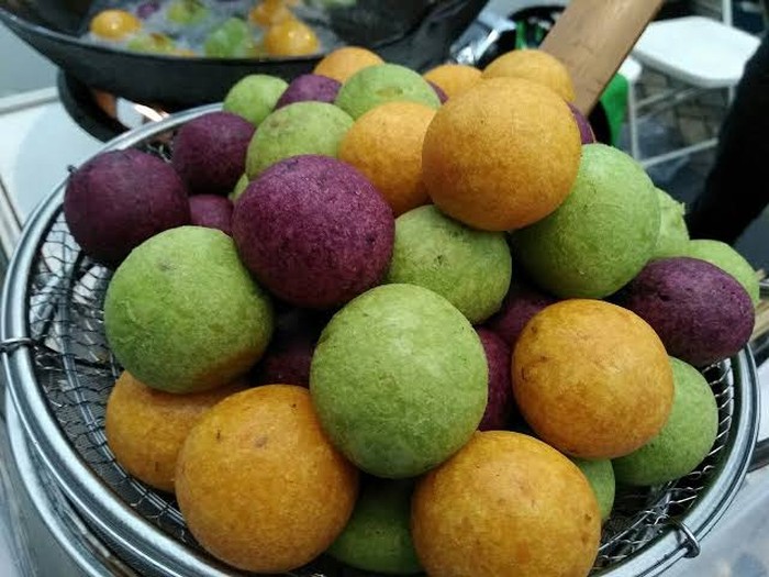 Kriuk! 20 Bola-bola Ubi Manis Renyah Ada di Sini! Kriuk! 20 Bola-bola Ubi Manis Renyah Ada di Sini!