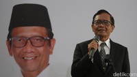 Mahfud mengatakan putusan yang telah dibacakan hari ini merupakan upaya hukum terakhir yang telah ditempuh pihaknya. Karena itu, dia memastikan akan sportif menghormati putusan tersebut.