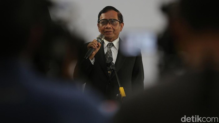 Mahfud MD Nyatakan Selamat Betugas untuk Prabowo-Gibran Mahfud MD Nyatakan Selamat Betugas untuk Prabowo-Gibran