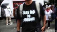 Massa berdatangan menjelang sidang pengucapan putusan sengketa hasil Pilpres 2024 di Mahkamah Konstitusi (MK) hari ini.